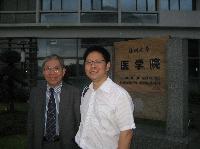 (from left) Prof. Chan and Prof. Zhou
